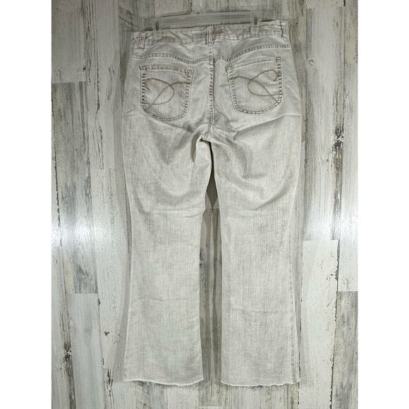 Chicos Platinum Denim Jeans Size 2 (34x30) Ultimate Fit Flare Leg Tan Wash READ - Picture 2 of 9